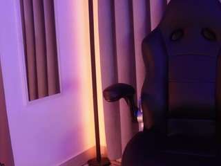 Live webcam model laramartinez on Soda Cams