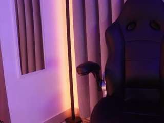 Live webcam model laramartinez on Soda Cams