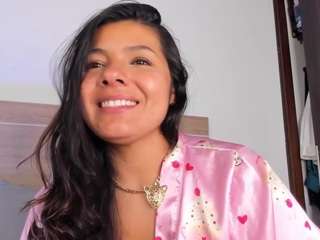 mia-daniels Live Webcam on CamSoda