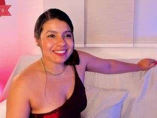 mia-daniels Live Webcam on CamSoda