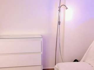 mia-daniels live cam profile