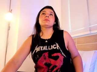 mia-daniels's CamSoda show and profile