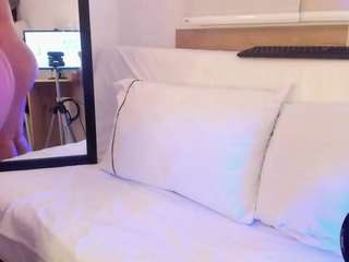 miadanielss live cam preview