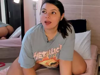 mia-daniels's Live Sex Cam Show