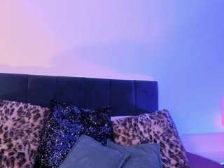  aliceholmes chat room
