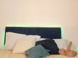 aliceholmes Live Webcam on {site_name}