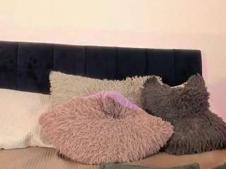 aliceholmes webcam model