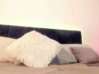 aliceholmes webcam model