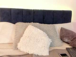 aliceholmes webcam model