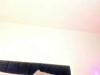 aliceholmes's CamSoda show and profile