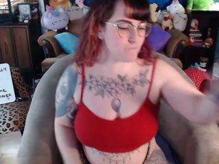 tinytoni from CamSoda is Freechat