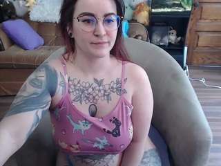 Live webcam model tinytoni on Soda Cams