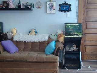 Live webcam model tinytoni on Soda Cams