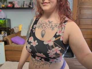 Live webcam model tinytoni on Soda Cams