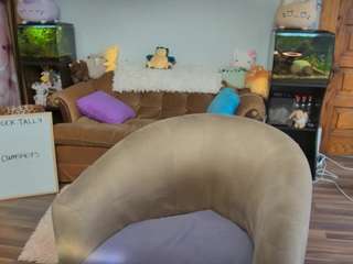 Live webcam model tinytoni on Soda Cams