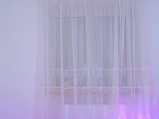 lisa-tease from CamSoda is Freechat