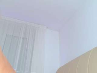 Live webcam model lisa-tease on Soda Cams