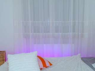 lisa-tease Live Webcam on CamSoda