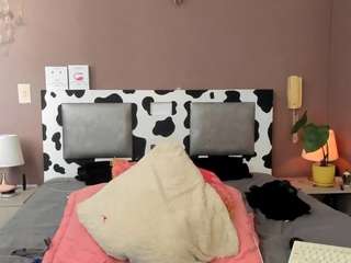 coralinewolf's Cam show and profile
