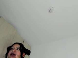 Luuciana's cam show statistics and live stream