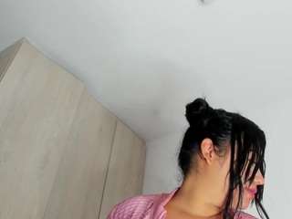Luuciana's cam show statistics and live stream