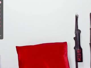 Live webcam model lisamuse on Soda Cams