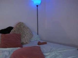 DEEPTHROAT SLUT live cam preview