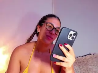DEEPTHROAT SLUT's Live Sex Cam Show