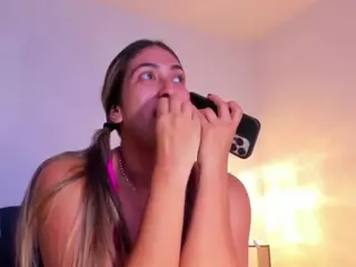 DEEPTHROAT SLUT's Live Sex Cam Show