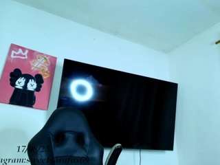 sara-foxxx Live Webcam on CamSoda