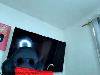sara-foxxx Live Webcam on CamSoda