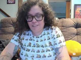 le modèle 69gamergirl est en webcam porno dans un show sur le site camsoda, il possède les tags suivants: amateur,anal,wet,toys,tease,tattoos,student,strip,solo,lovense,living room,lesbian,hairy-pussy,glasses,gamer,fetish,feet,dildo,brown eyes,black hair