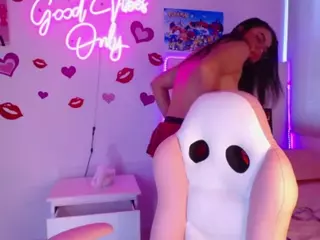alhanablossom's Live Sex Cam Show