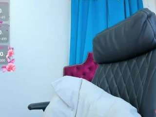 ninadee Live Webcam on CamSoda