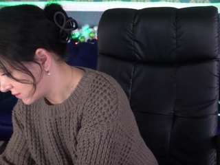 dafnimon's CamSoda show and profile