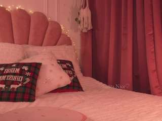 Live webcam model saritanice on Soda Cams