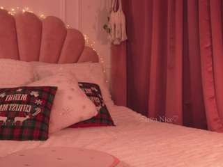 Live webcam model saritanice on Soda Cams