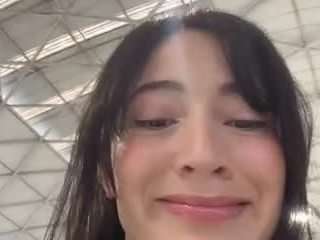 Live webcam model saritanice on Soda Cams