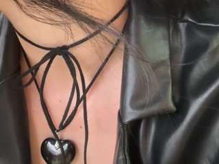 Live webcam model saritanice on Soda Cams