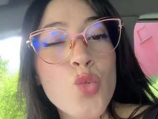 Live webcam model saritanice on Soda Cams