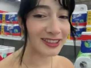 Saritanice's cam show statistics and live stream