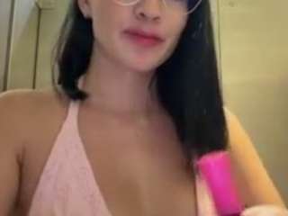 Saritanice's cam show statistics and live stream