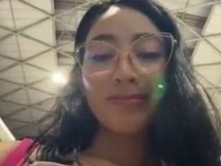 SaritaNice live cam