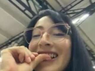 Saritanice's cam show statistics and live stream