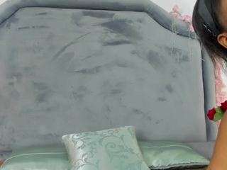 Live webcam model aileenkeys on Soda Cams