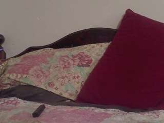 ireallysquirt live cam preview