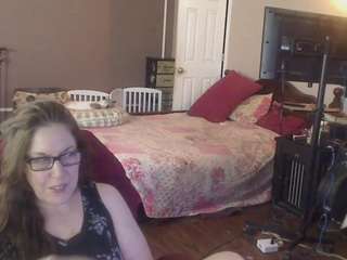 ireallysquirt live cam preview