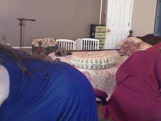 ireallysquirt live cam preview