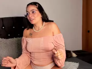 Amelie's Live Sex Cam Show