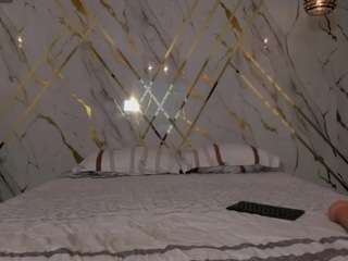 miawilddoll's CamSoda show and profile